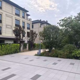 商丘 芝麻白与芝麻白搭配铺装，尺寸1200*600