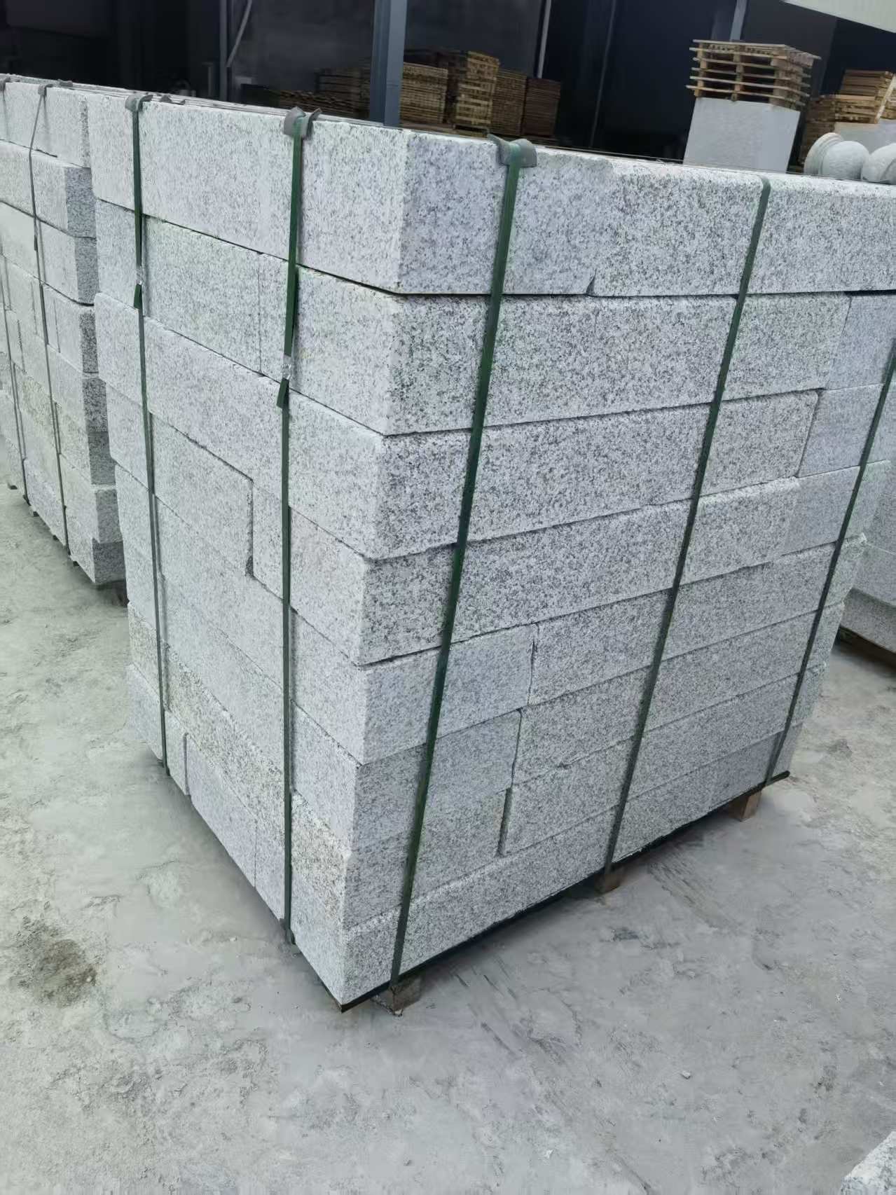 商丘 芙蓉白火烧两面路沿石