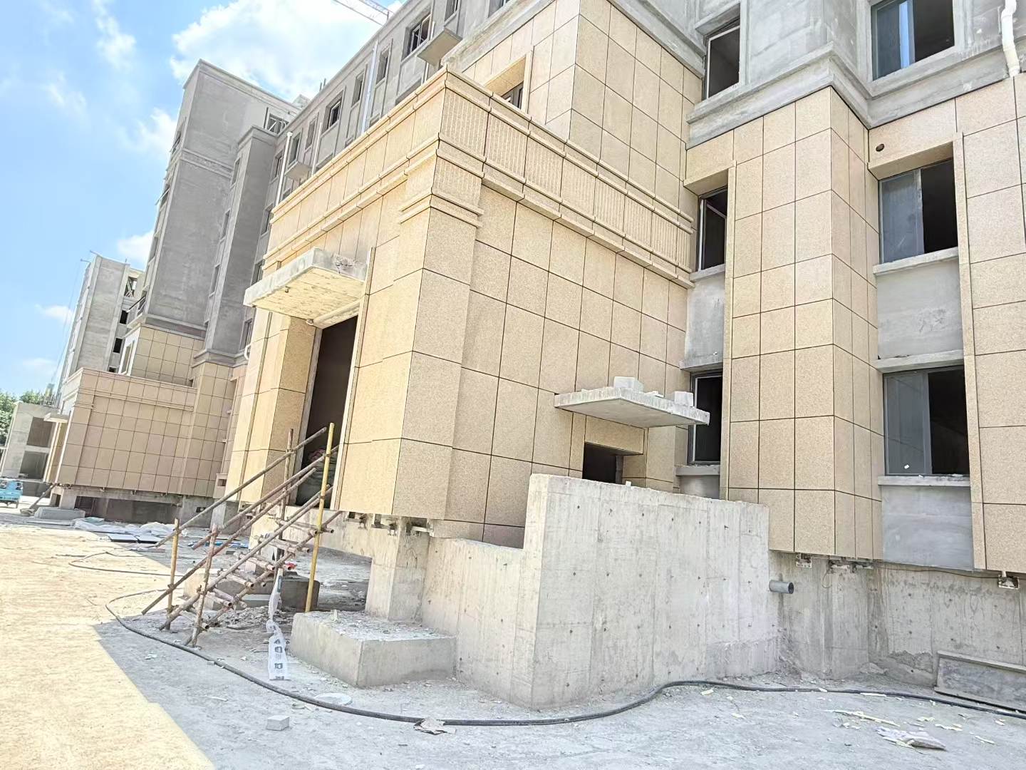 商丘 黄金麻干挂，工地实拍