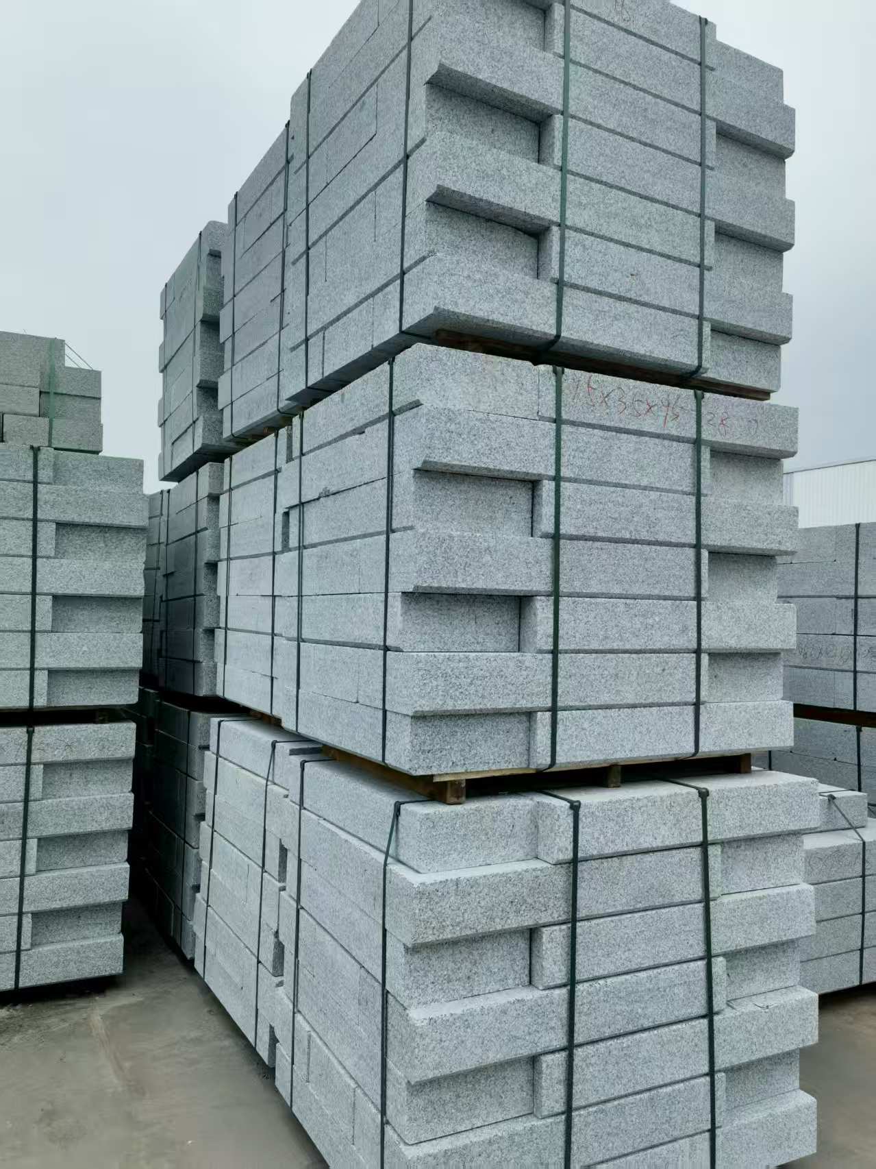 商丘 路沿石，板板正正的路沿石