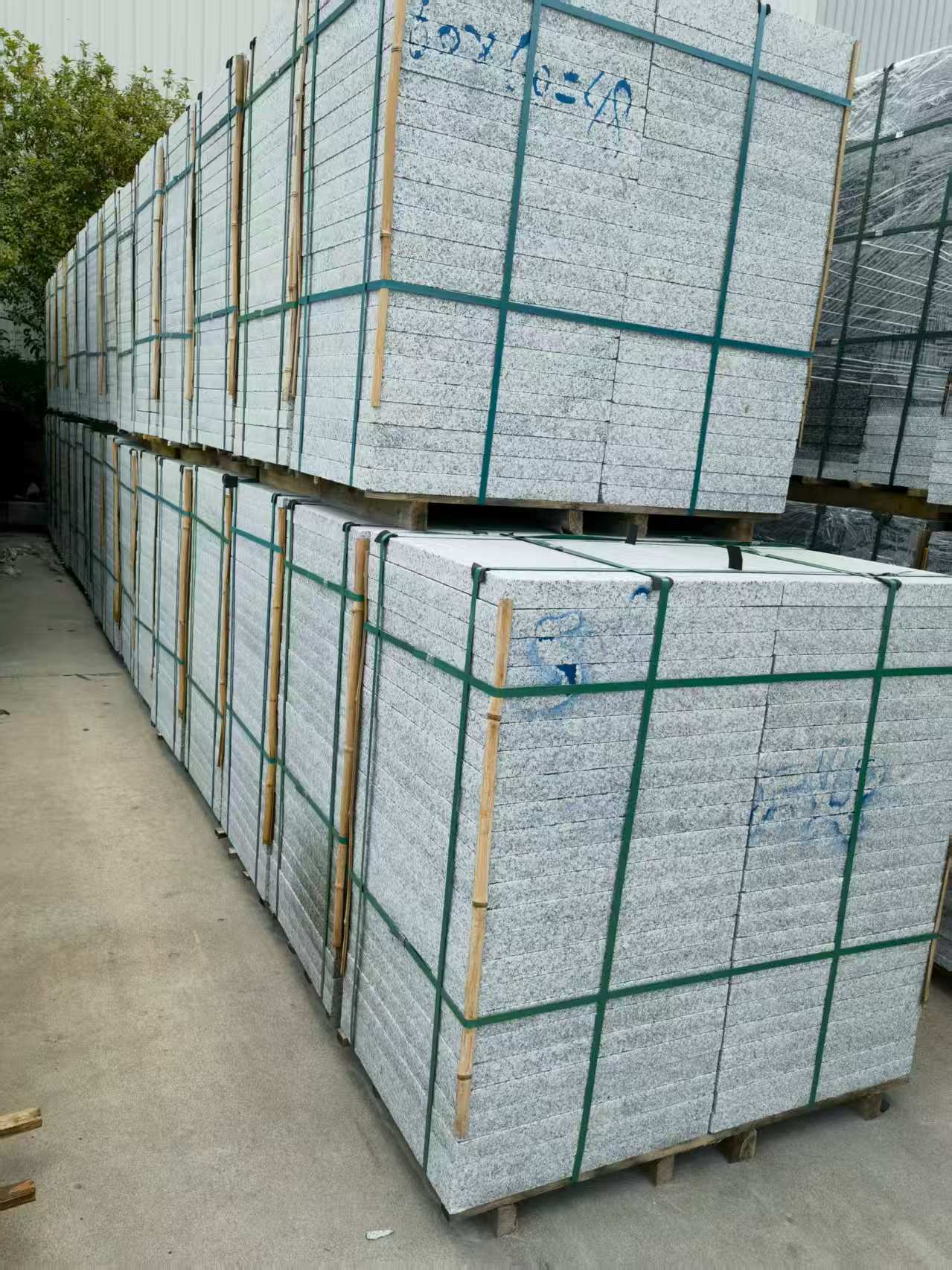 商丘 大花芙蓉白火烧成品，市政园林广场地铺石